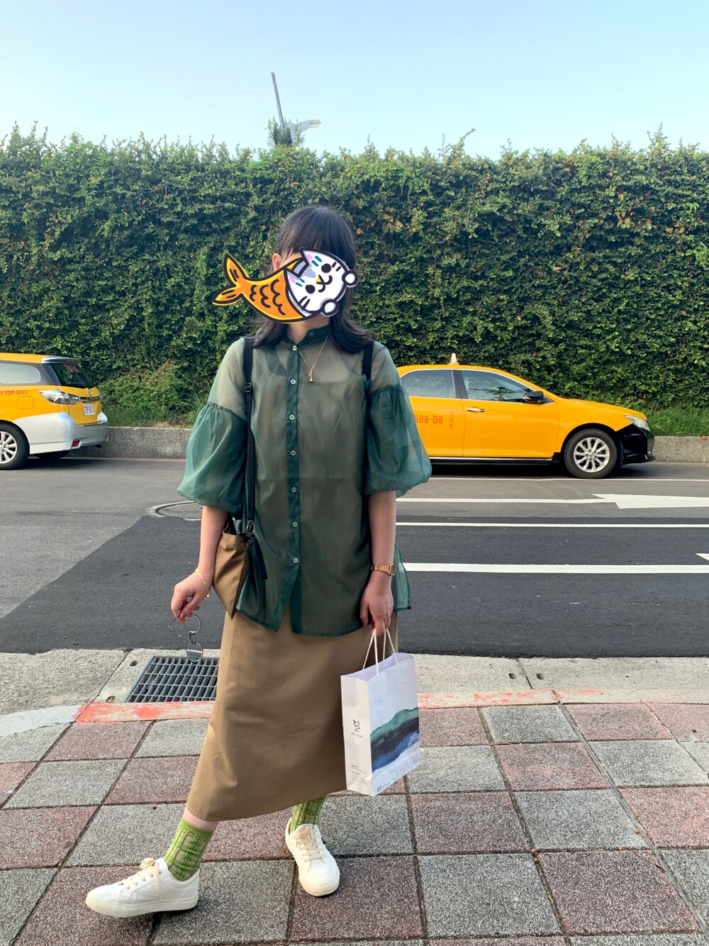 「休日コーデ、秋、夏コーデ」｜「GRLのアイテム（シャツ/ブラウス、グリーン系）」を使った、cleankeepさん（レディース・162cm）の秋コーディネートの1枚目の写真
