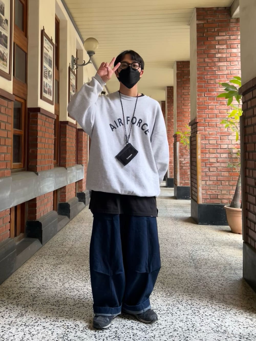 「矮搭」｜「Tzubasayanのアイテム（トップス、グレー系）」を使った、3yuuu3さん（メンズ・161cm）の冬コーディネートの1枚目の写真