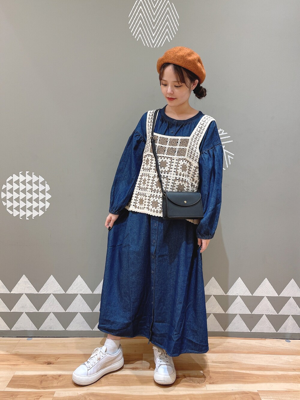 「Samansa Mos2のかぎ針風ベスト（ベスト、ホワイト系）」を使った、えぐちさん（レディース・154cm）の秋コーディネートの1枚目の写真