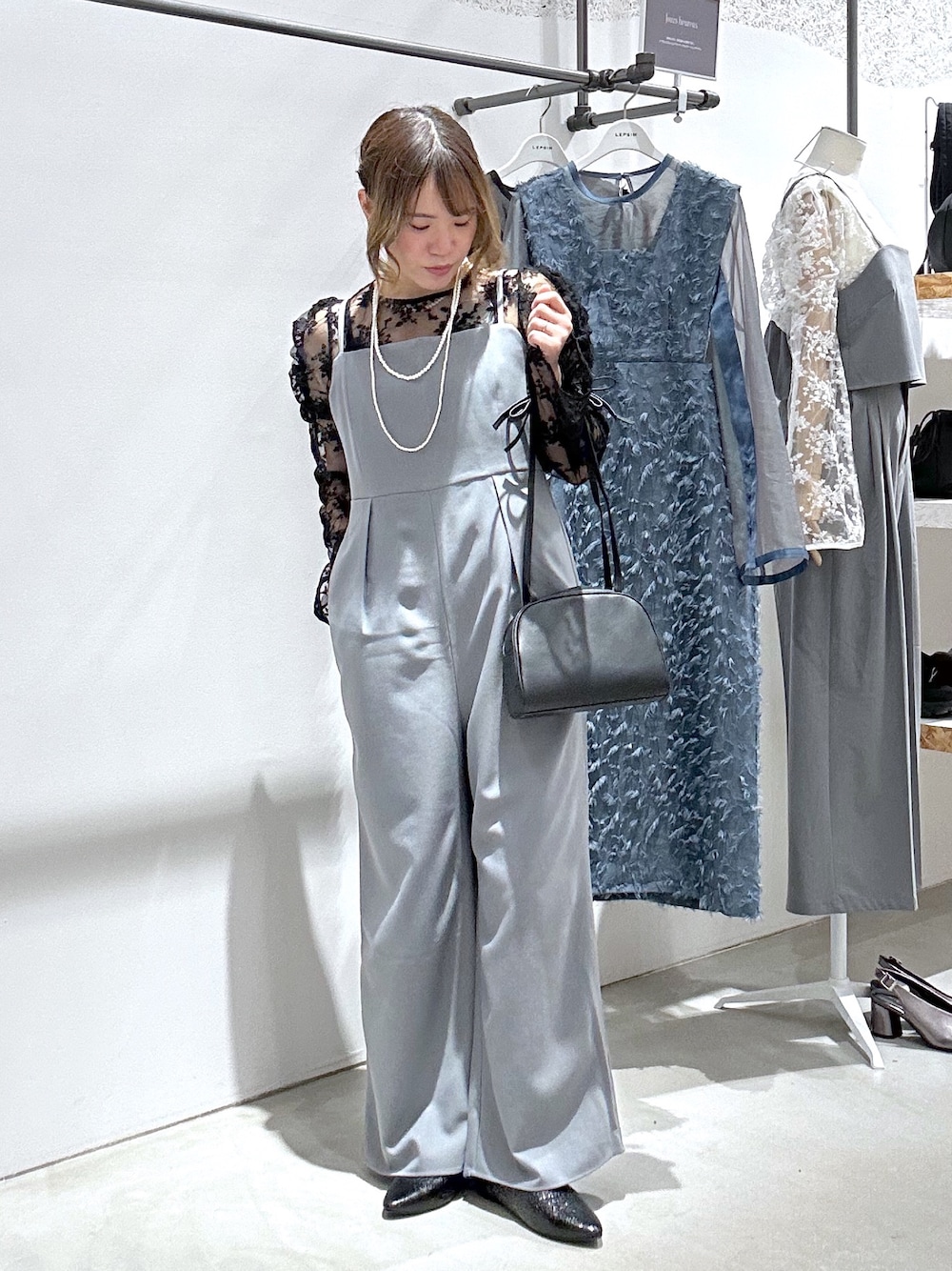オールインワン・サロペットを使った「結婚式お呼ばれ」の人気
