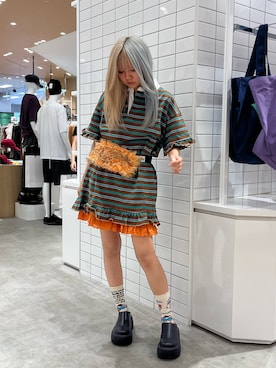 「アイテム（パンツ、オレンジ系）」を使った、きょんさん（レディース・161cm）の秋コーディネート