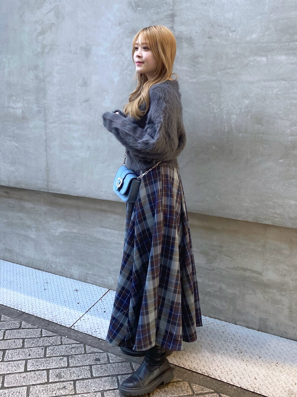 「休日コーデ、カジュアルコーデ、オトナ女子、今日のコーデ、きれいめカジュアル、おしゃれさんと繋がりたい、冬、シャギーニット、ニット、スカート、マキシスカート、ロングスカート、ハイウエスト、チェックスカート、いいね、save、フォローお願いします🤑」｜「natural coutureのハイウエストサーキュラーチェックスカート（スカート、その他）」を使った、nana.さん（レディース・158cm）の冬コーディネートの1枚目の写真