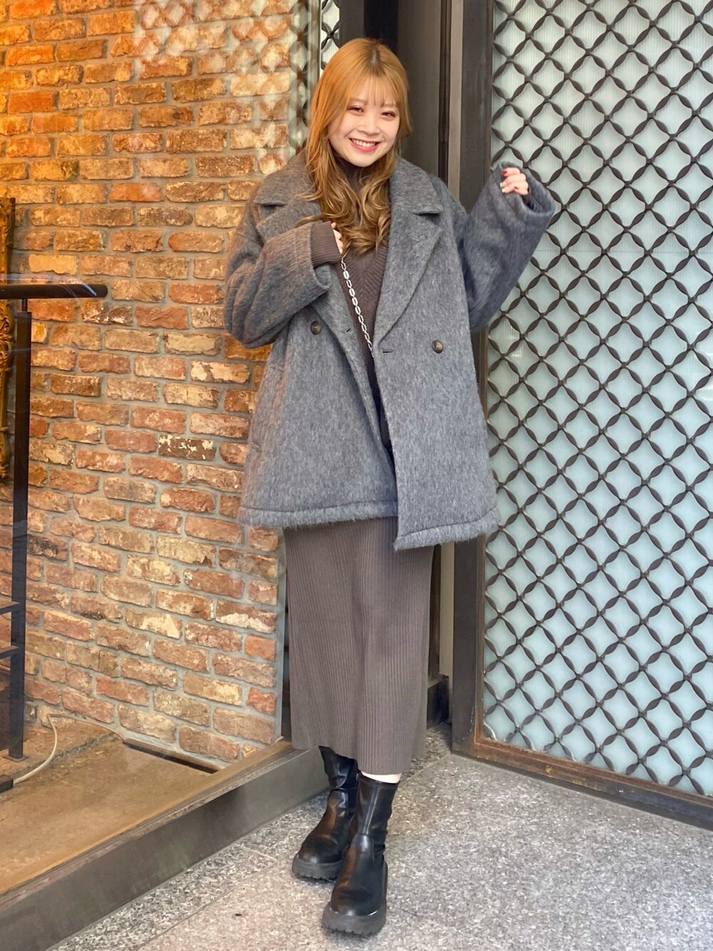 「シンプル、大人女子、大人かわいい、今日のコーデ、冬服、大人コーデ、お洒落さんとつながりたい、キレイめ、ニットワンピース、リブワンピース、ニットワンピ、オトナ女子、オトナカジュアル、いいね、save、フォローお願いします🤑、きれいめカジュアル」｜「natural coutureのアイテム（ジャケット/アウター、グレー系）」を使った、nana.さん（レディース・158cm）の冬コーディネートの1枚目の写真