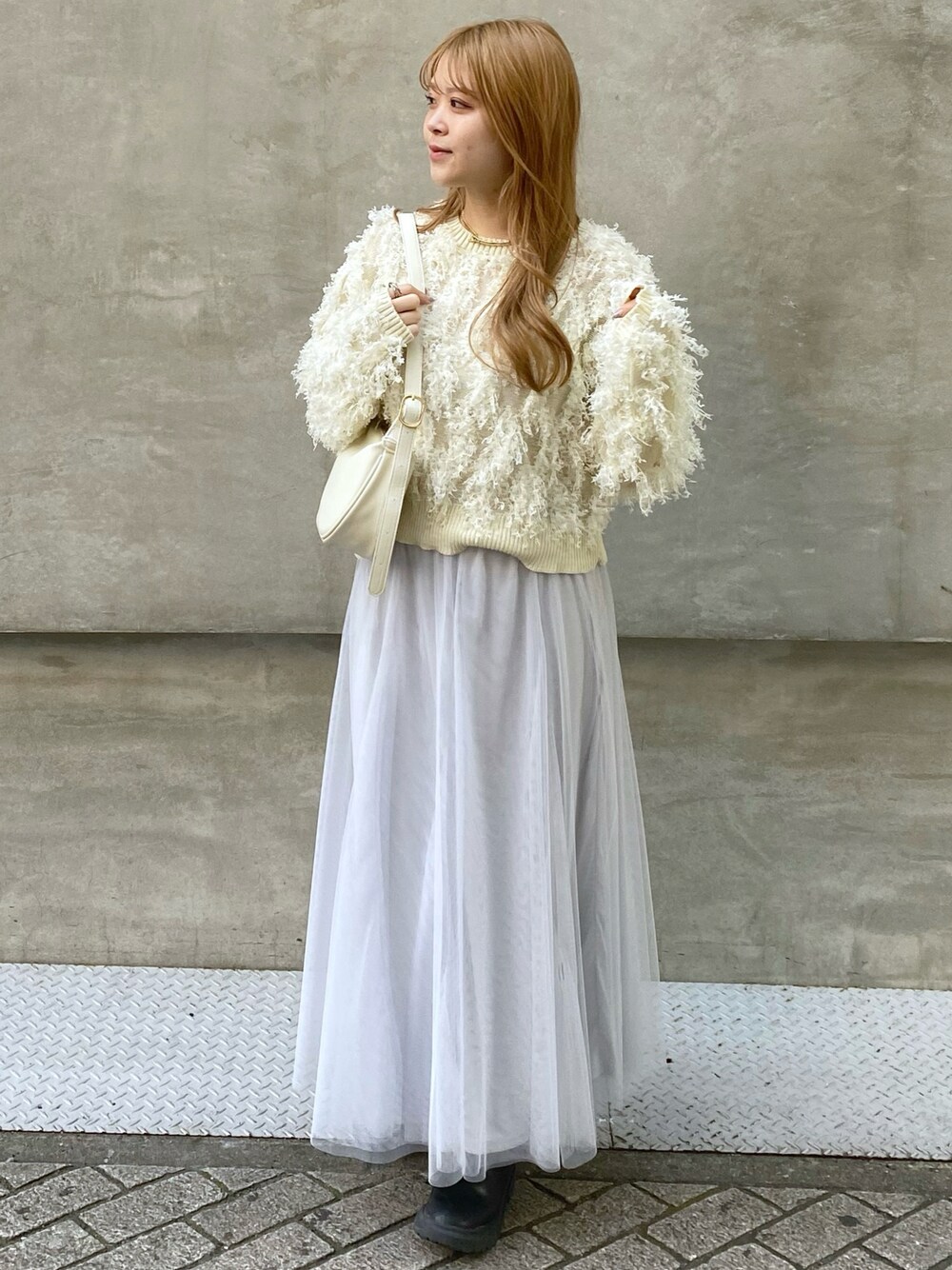 「大人カジュアル、春、大人かわいい、大人女子、春カラー、きれいめカジュアル、大人可愛い、春夏コーデ、ニットコーデ、オトナカジュアル、オトナ女子、チュールスカート、スカート、いいね、save、フォローお願いします🤑、骨格ストレート」｜「natural coutureのフラッグヤーン8分丈プルオーバー（ニット/セーター、ホワイト系）」を使った、nana.さん（レディース・158cm）の冬コーディネートの1枚目の写真