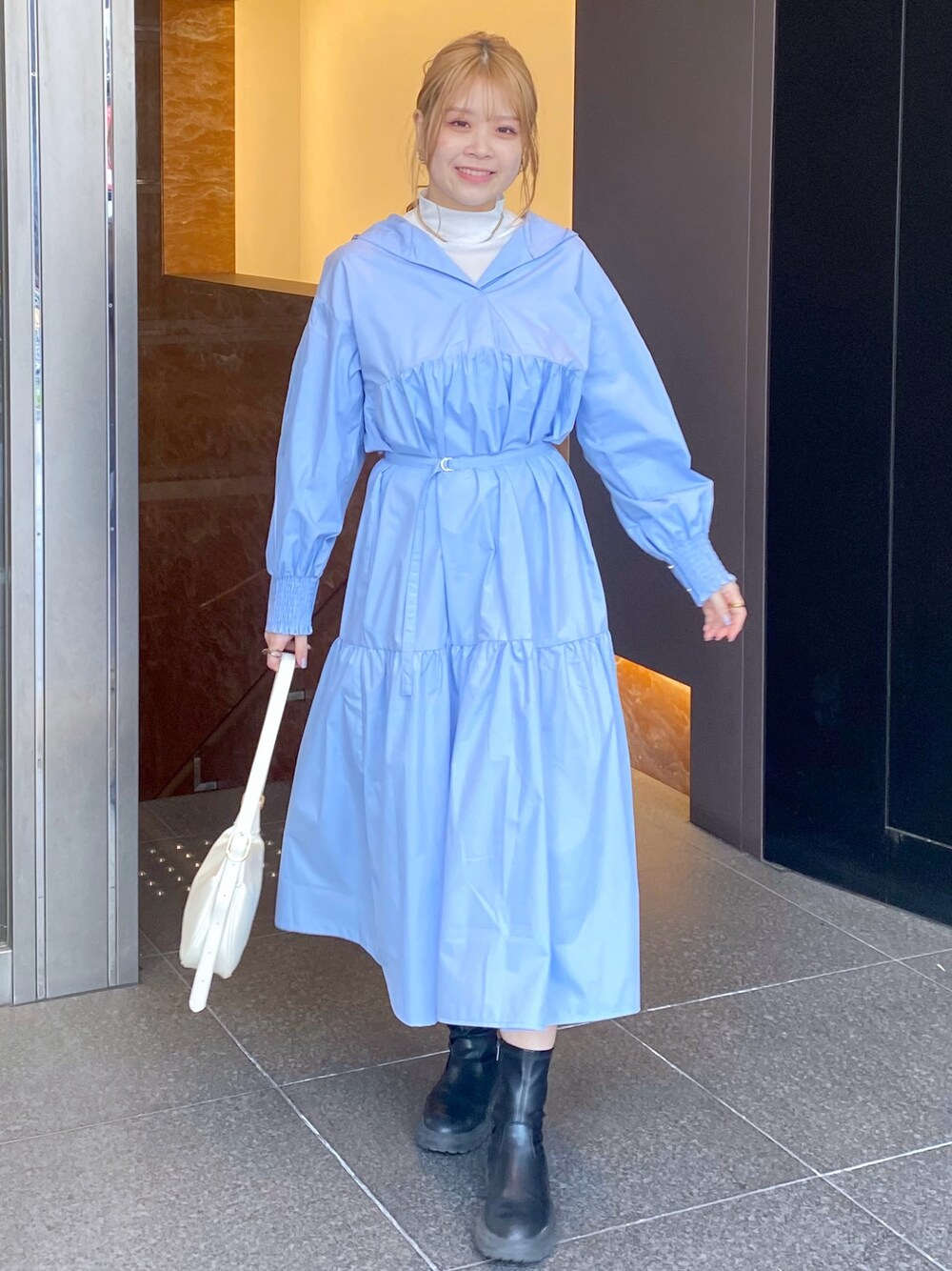 「春服コーデ、カジュアルコーデ、春ファッション、ラクチンコーデ、大人コーデ、ファッションを楽しもう、オトナカジュアル、春色、今日のコーデ、お洒落さんとつながりたい、サックスブルー、ワンピース、ワンピーススタイル、カジュアル、いいね、save、フォローお願いします🤑」｜「natural coutureのスキッパーフーディシャツワンピース（ワンピース、ブルー系）」を使った、nana.さん（レディース・158cm）の冬コーディネートの1枚目の写真