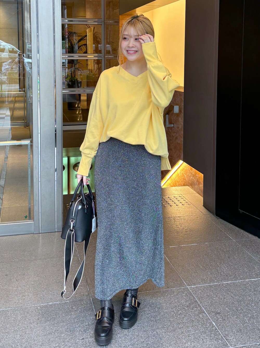 「オトナカジュアル、シンプルスタイル、オトナカワイイ、春、今日のコーデ、春色、大人女子、おしゃれさんと繋がりたい、レディースファッション、スウェット、トレーナー、スエット、おとなカジュアル、カジュアルコーデ、いいね、save、フォローお願いします🤑」｜「natural coutureのアイテム（スカート、ブラック系）」を使った、nana.さん（レディース・158cm）の春コーディネートの1枚目の写真