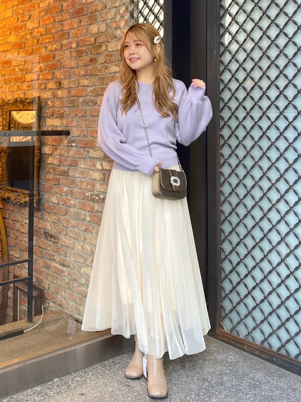 「大人カジュアル、お出かけコーデ、きれいめカジュアル、大人コーデ、デートコーデ、春コーデ、春、春色、ニット、ニットコーデ、チュールスカート、ロングスカート、マキシスカート、いいね、save、フォローお願いします🤑、オトナカワイイ」｜「natural coutureのラメチュールプリーツスカート（スカート、グレー系）」を使った、nana.さん（レディース・158cm）の冬コーディネートの1枚目の写真