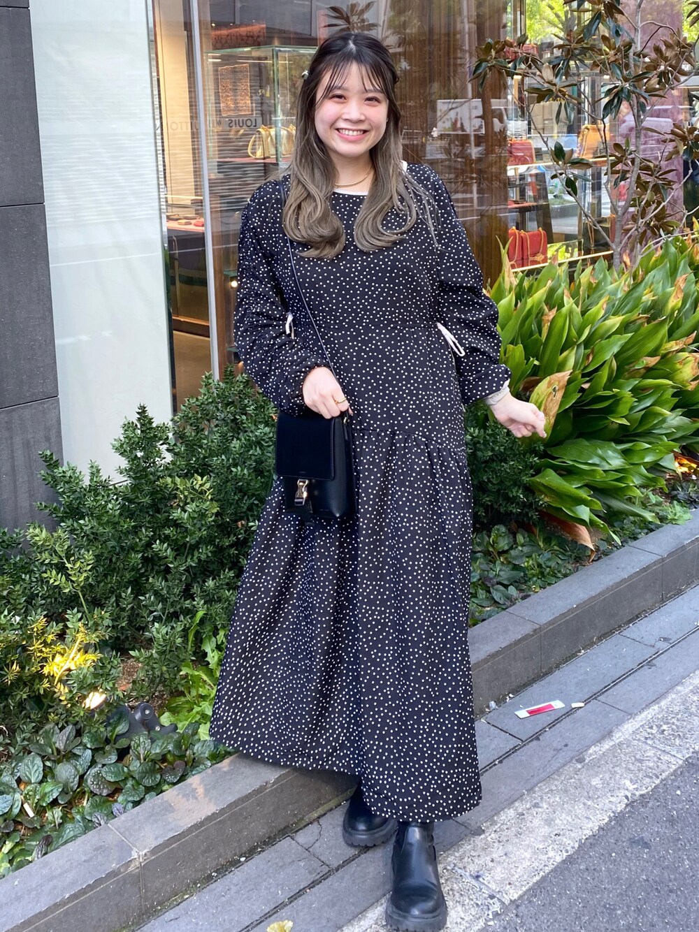 「ファッションを楽しもう、休日スタイル、オトナカジュアル、シンプル、お出かけコーデ、大人かわいい、大人女子、秋のコーデ、ワンピース、ドット、マキシ丈ワンピース、カジュアルスタイル、きれいめカジュアル、いいね、save、フォローお願いします🤑、お洒落さんとつながりたい」｜「natural coutureのアイテム（ワンピース/ドレス、ブラック系）」を使った、nana.さん（レディース・158cm）の秋コーディネートの1枚目の写真