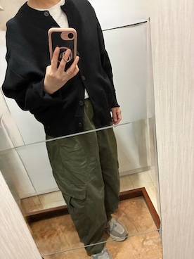 「GU（ジーユー）のアイテム（カーゴパンツ、グリーン系）」を使った、yukiさん（レディース・153cm）の春コーディネート