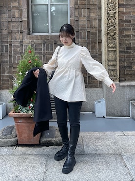 「ぺプラムトップス」｜「アイテム（チェスターコート）」を使った、MIOさん（レディース・158cm）の冬コーディネート