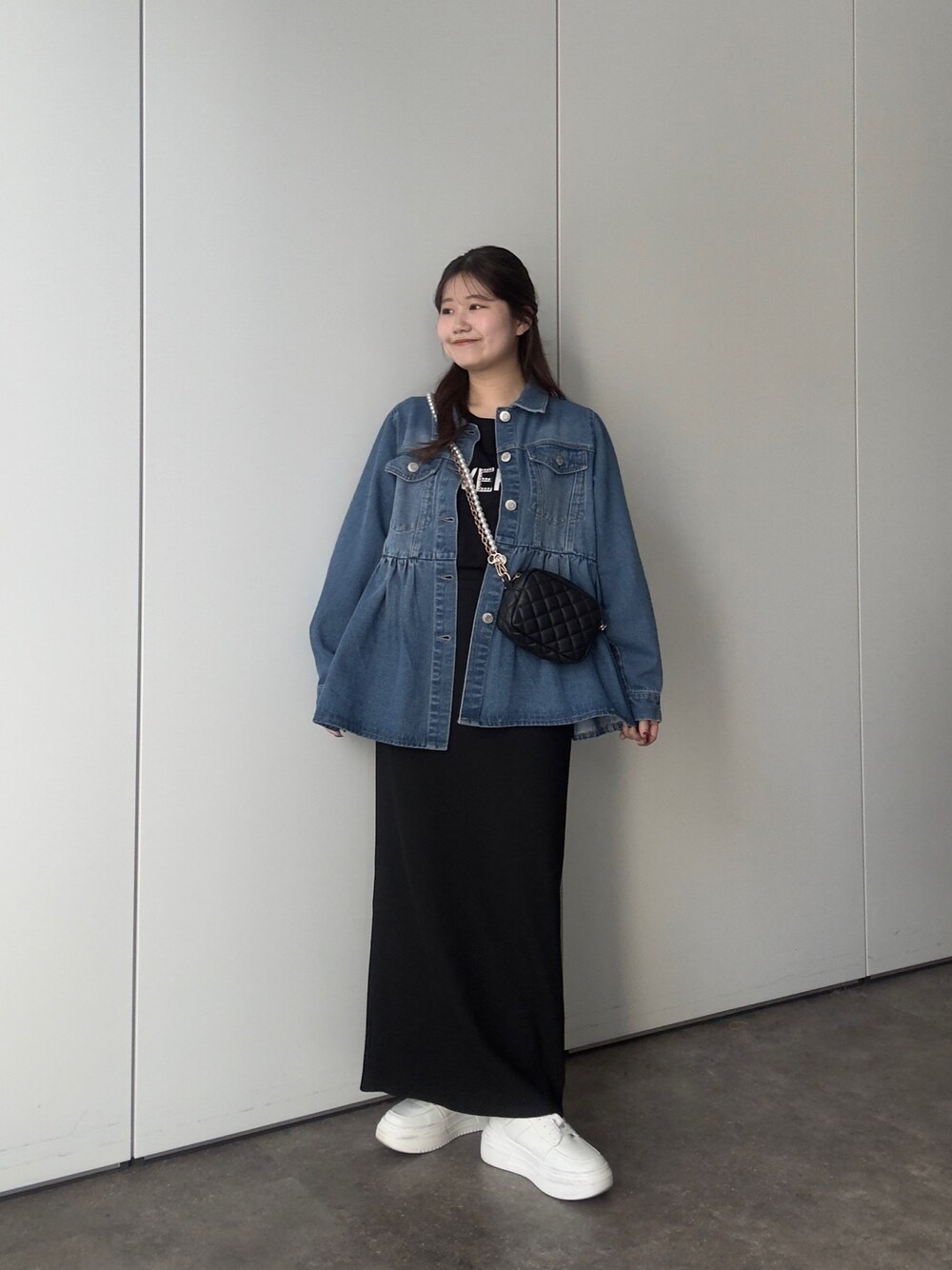 ギャザーペプラムデニムジャケットを使った人気ファッション