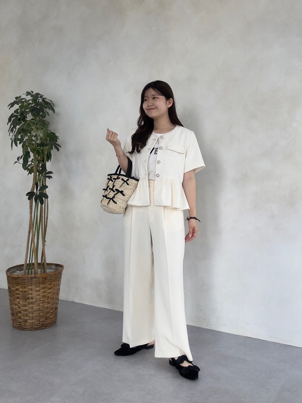 「prose verseのフロッキーロゴパール付きTシャツ（Tシャツ/カットソー、ホワイト系）」を使った、MIOさん（レディース・158cm）の春コーディネートの1枚目の写真
