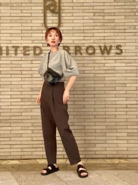 「ASTRAET（アストラット）のアイテム（パンツ）」を使った、平敷（hirashiki）さん（レディース・169cm）の夏コーディネート