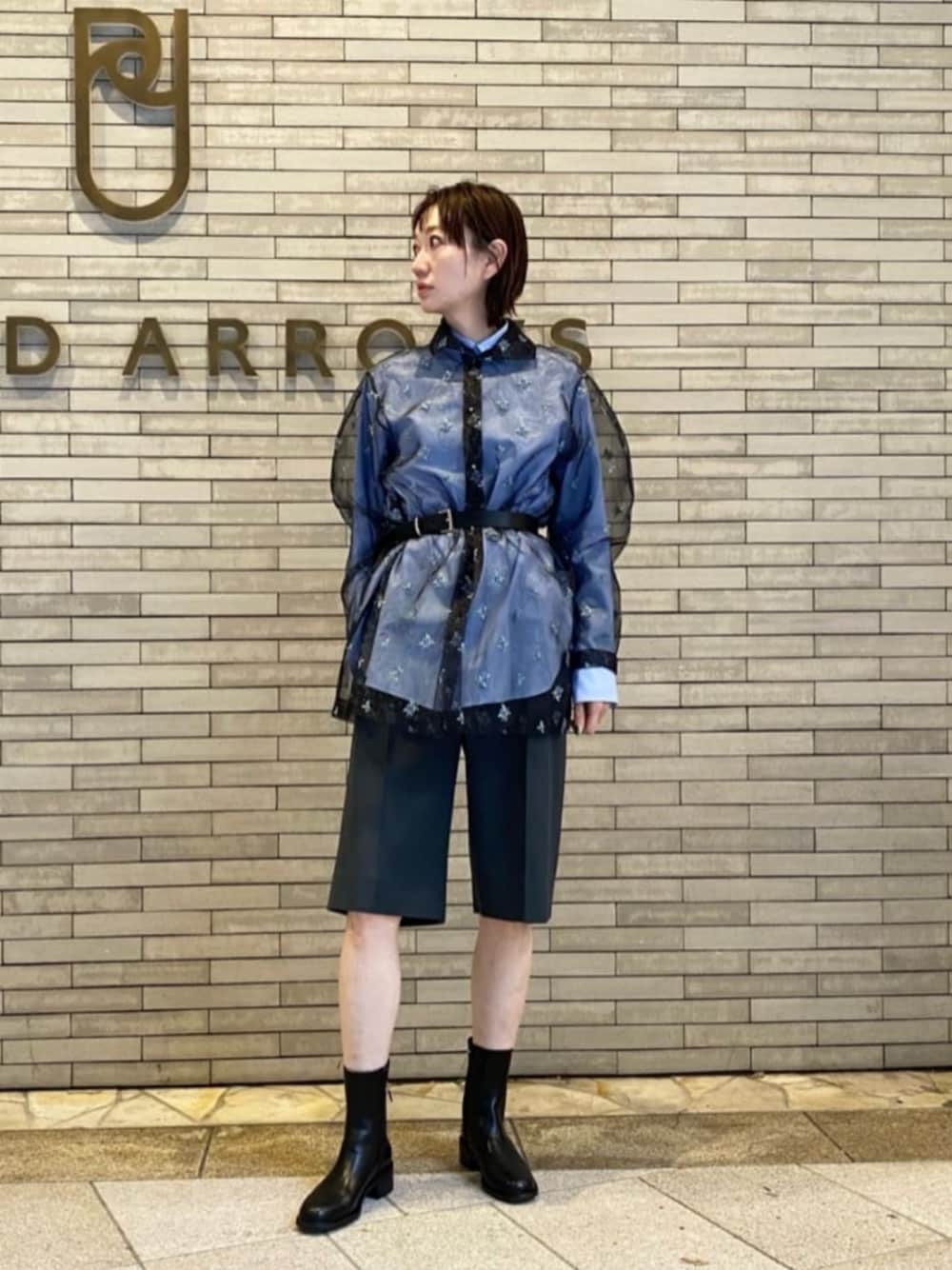 「骨格ナチュラル、イエベ春、ブラウス、シャツ、ブーツ、LOEFF、春服、春コーデ」｜「UNITED ARROWSのハーフブーツ（ブーツ、ブラック系）」を使った、平敷（hirashiki）さん（レディース・169cm）の冬コーディネートの1枚目の写真