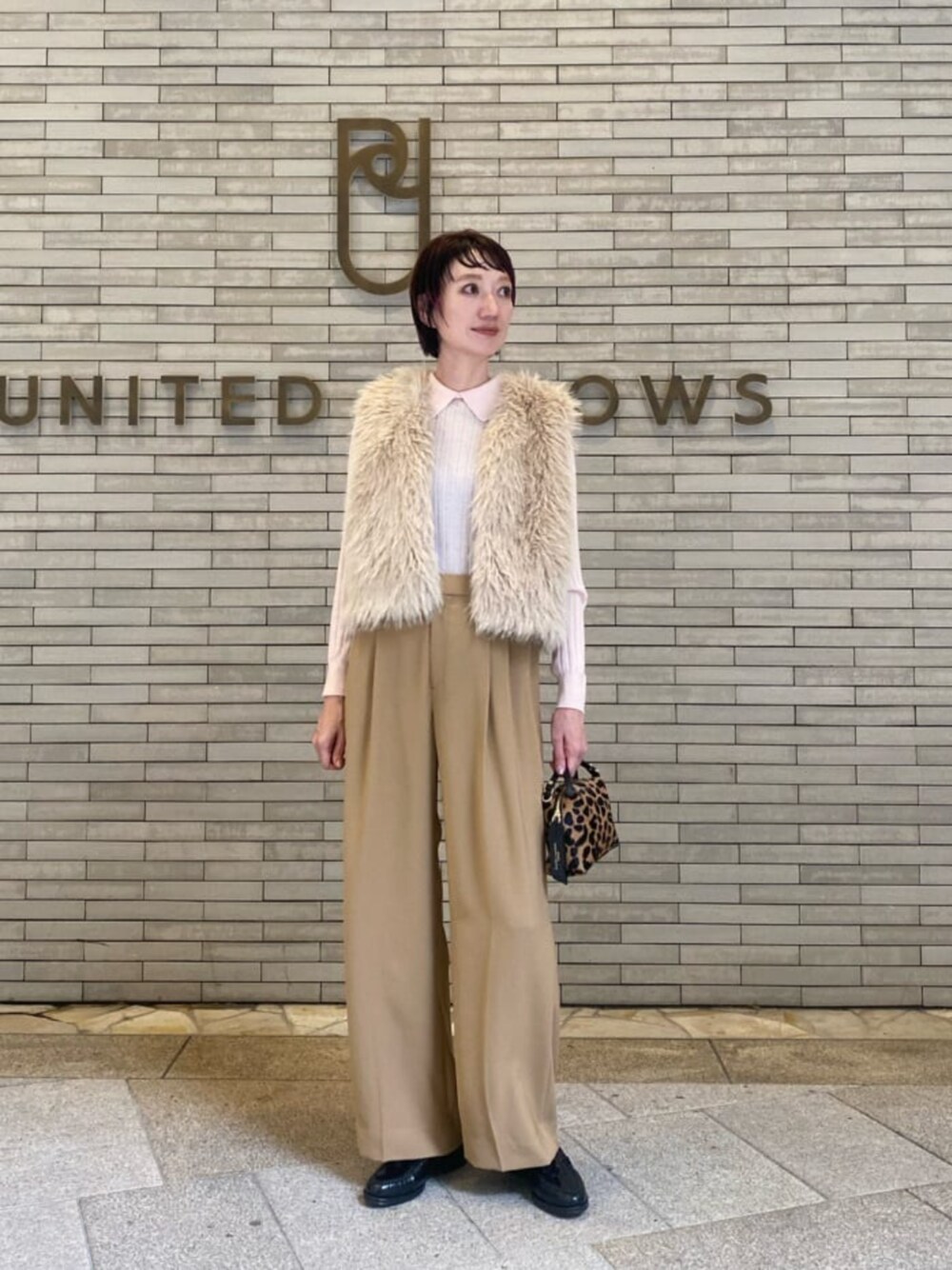 「骨格ナチュラル、イエベ春」｜「UNITED ARROWSの【別注】＜SLOANE＞ワイドリブ ニット（ニット/セーター、ピンク系）」を使った、平敷（hirashiki）さん（レディース・169cm）の秋コーディネートの1枚目の写真
