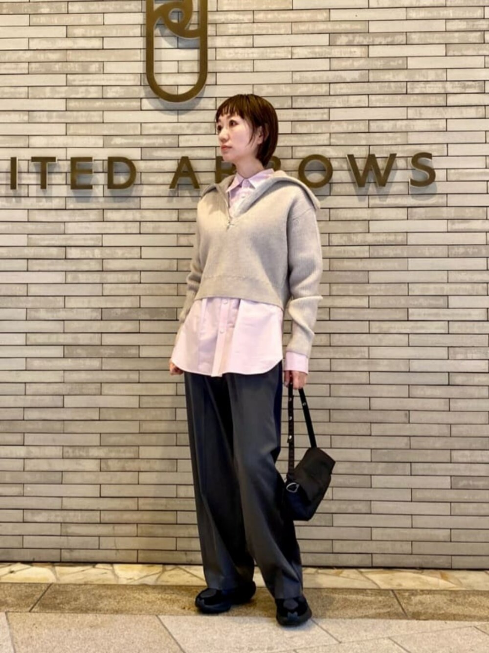 「骨格ナチュラル、イエベ春、スニーカー、別注、ASTRAET、春服、春コーデ」｜「ASTRAETの＜ASTRAET＞5G アゼ ハーフジップ ハイネックニット（ニット/セーター、ベージュ系）」を使った、平敷（hirashiki）さん（レディース・169cm）の冬コーディネートの1枚目の写真