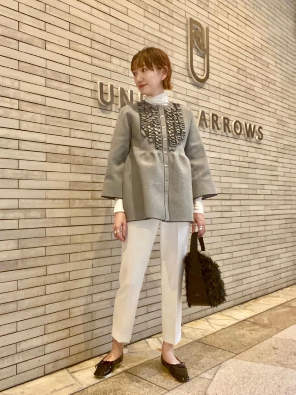 「カーディガン、フェミニン、骨格_ナチュラル、パーソナルカラー_SPRING」｜「UNITED ARROWSのミニフリル ジャカード カーディガン（カーディガン/ボレロ、その他）」を使った、平敷（hirashiki）さん（レディース・169cm）の秋コーディネートの1枚目の写真
