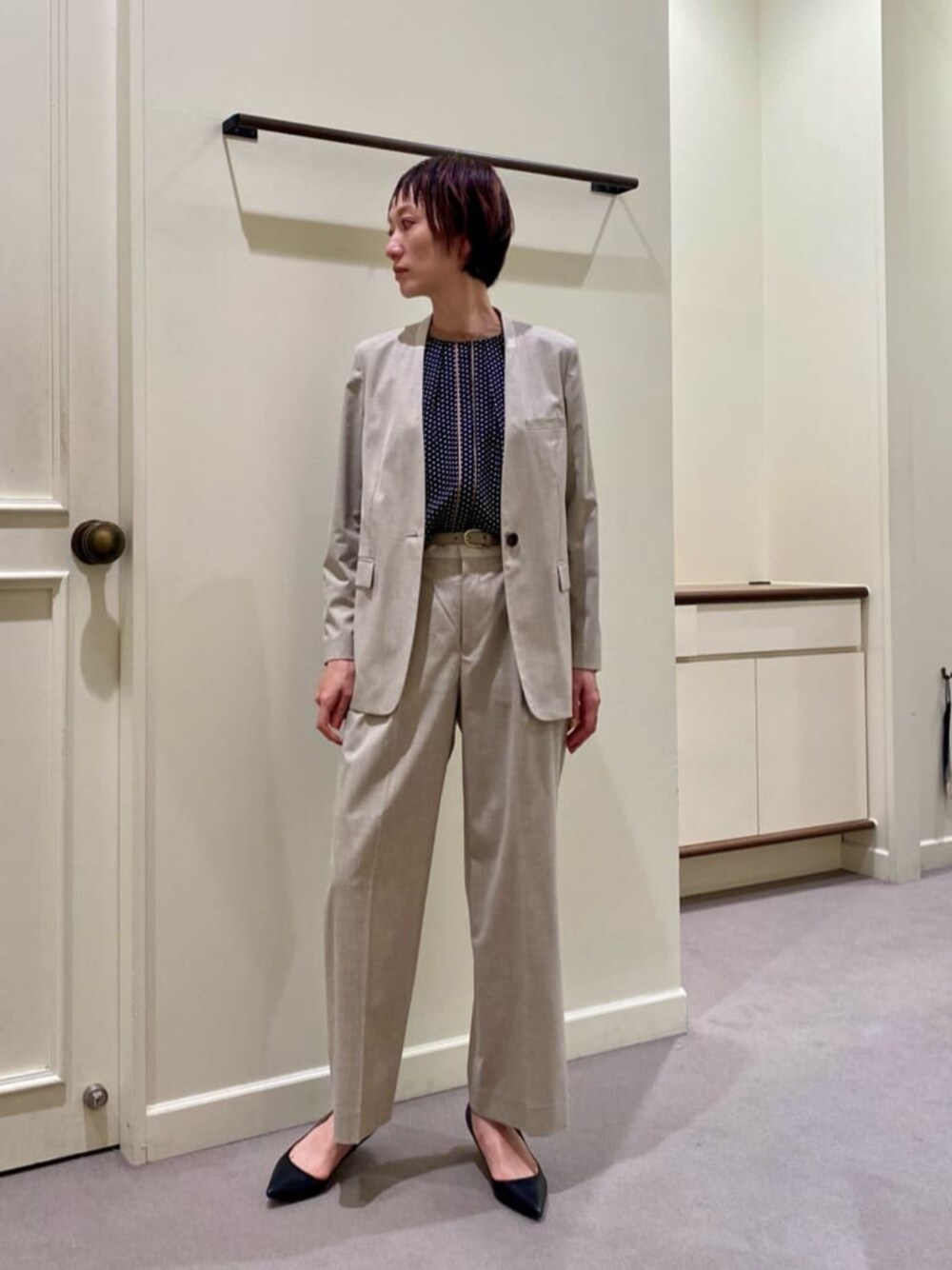 美品ユナイテッドアローズRIOPELE ノーカラー ジャケット&ストレートパンツ RIOPELE ノーカラー ジャケットを使った人気ファッション