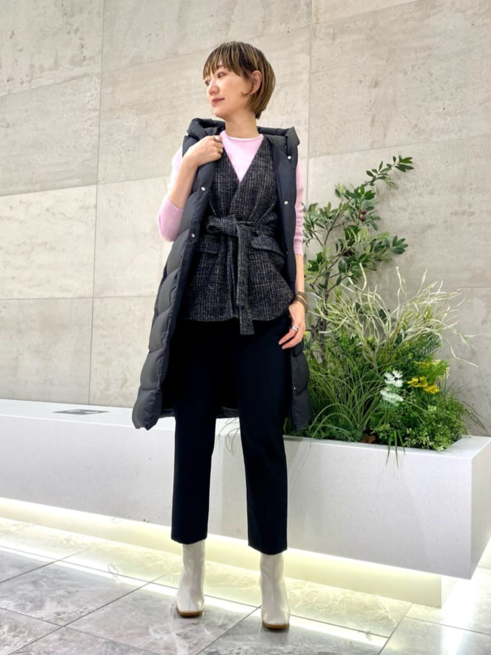 「ベーシック/トラッド」｜「UNITED ARROWSのビッグスクエア ブーツ（ブーツ、ホワイト系）」を使った、平敷（hirashiki）さん（レディース・169cm）の秋コーディネートの1枚目の写真