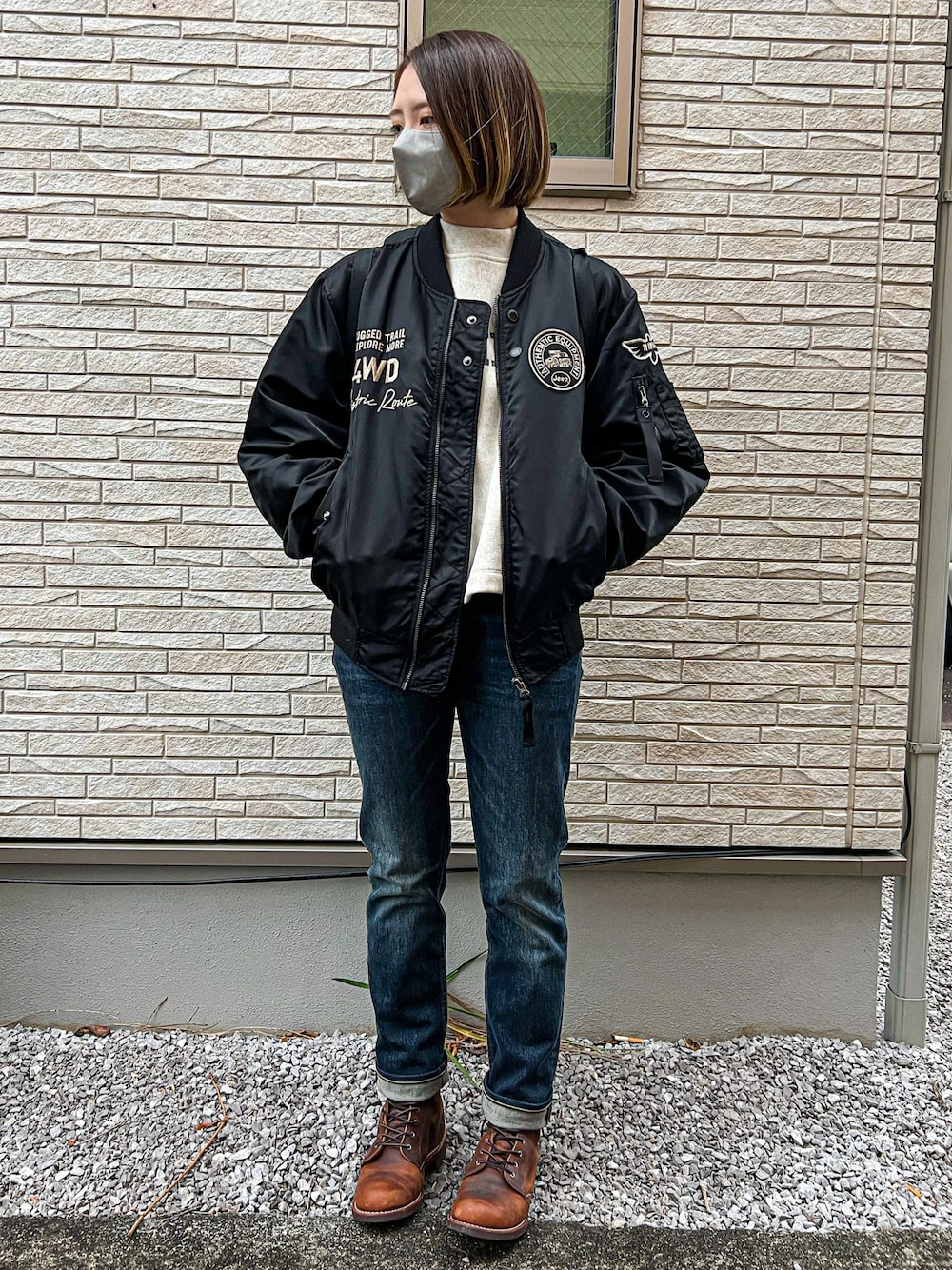 「休日スタイル、カジュアル、ストリート、ブーツ、MA-1、ビッグシルエット、DENHAM、レッドウィング、ボブ、秋冬コーデ、バイカースタイル、FREITAG、シンプルコーデ」｜「Jeepのアイテム（MA-1、ブラック系）」を使った、どんちゃんさん（レディース・164cm）の秋コーディネートの1枚目の写真