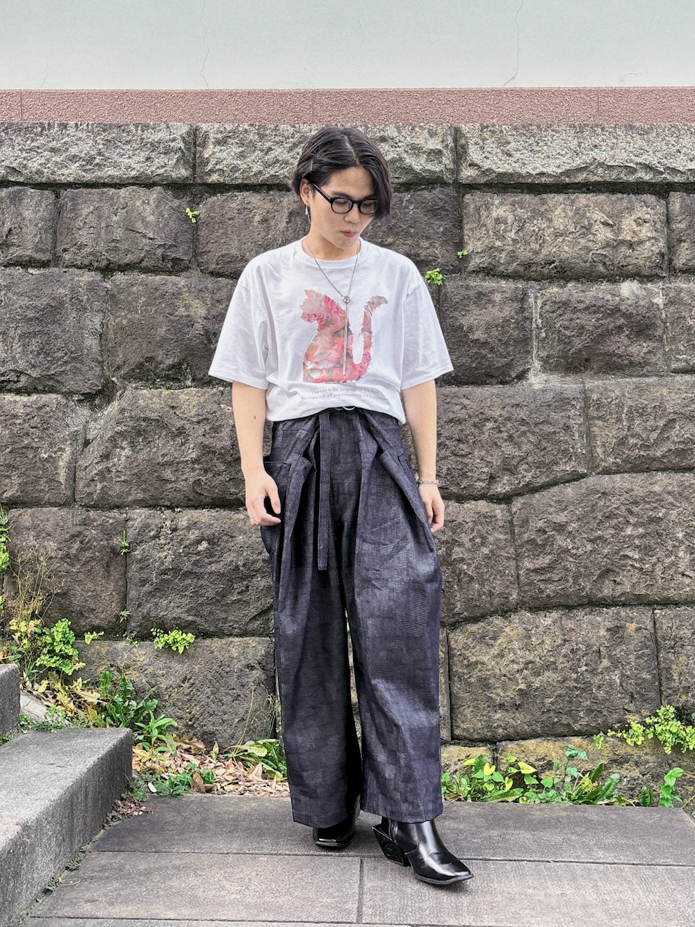 「夏だ！Tシャツ着よう！、お洒落さんとつながりたい、シンプルスタイル、BLAYMORE、ANREALAGE、adrer、夏コーデ、デニム」｜「BLAYMOREのアイテム（Tシャツ/カットソー、ホワイト系）」を使った、ここあまいすたあさん（メンズ・173cm）の夏コーディネートの1枚目の写真