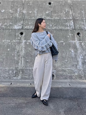 「MIRROR STOKE（ミラーストーク）の【ZOZO限定】FRILL DOLMAN GATHER SWEAT SHIRT/フリルドルマンギャザースウェットシャツ（スウェット、グレー系）」を使った、たろ☺︎さん（レディース・165cm）の春コーディネート