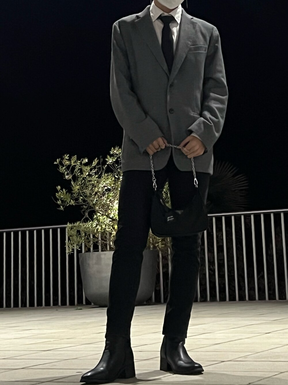 「今日のコーデ、おしゃれさんと繋がりたい、ユニクロ、GU、黒スキニー、寒色系、PRADA」｜「UNIQLOのアイテム（デニムパンツ、ブラック系）」を使った、ryu4119さん（メンズ・174cm）の秋コーディネートの1枚目の写真