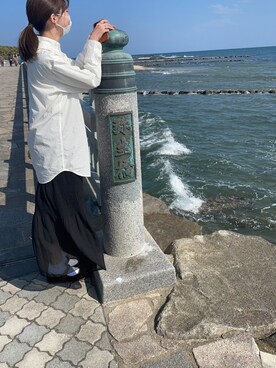 「UNIQLO（ユニクロ）のアイテム（シャツ/ブラウス、ホワイト系）」を使った、つんつるてんさん（レディース・161cm）の春コーディネート