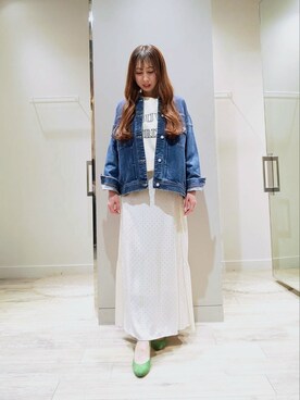 「ロングヘア」｜「アイテム（デニムジャケット）」を使った、shihoさん（レディース・158cm）の冬コーディネート