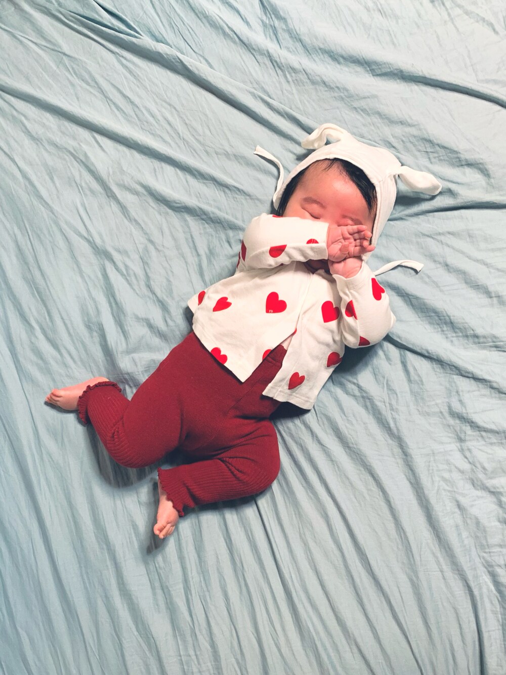 KOOOさんの「ハートプリントカーディガン（PETIT BATEAU）」を使ったコーディネートの1枚目の写真