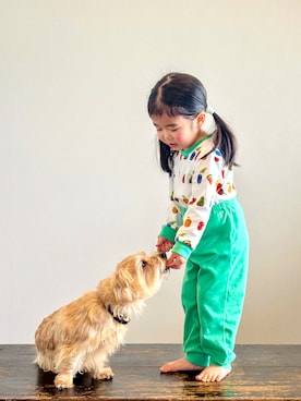 「UNIQLO（ユニクロ）のアイテム（ルームウェア/パジャマ、グリーン系）」を使った、KOOOさん（キッズ・90cm）の春コーディネート