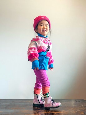 「KITH（キス）のアイテム」を使った、KOOOさん（キッズ・90cm）の冬コーディネート