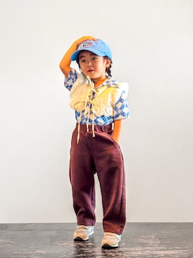 「アイテム（スウェットパンツ、ブラウン系）」を使った、KOOOさん（キッズ・100cm）の秋コーディネート