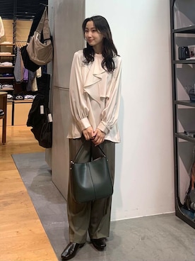 「RODE SKO（ロデスコ）のワンハンドル3WAYバッグ（ハンドバッグ）」を使った、美波さん（レディース・158cm）の冬コーディネート