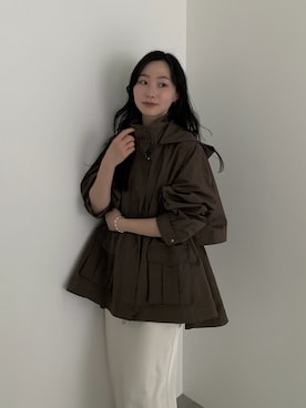 「URBAN RESEARCH ROSSO（アーバンリサーチロッソ）のELENDEEK　DRAWSTRING MOUNTAIN PARKA（マウンテンパーカー、ブラウン系）」を使った、美波さん（レディース・158cm）の春コーディネート