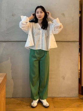 「URBAN RESEARCH DOORS（アーバンリサーチドアーズ）のラメ刺繍ブラウス（シャツ/ブラウス）」を使った、美波さん（レディース・158cm）の秋コーディネート