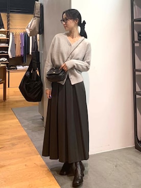 「アイテム（ヘアゴム）」を使った、美波さん（レディース・158cm）の冬コーディネート