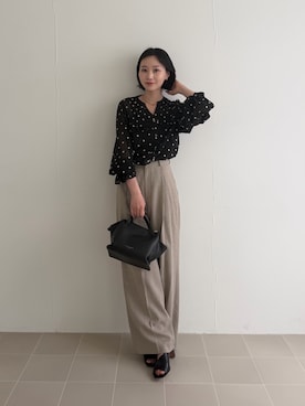 「URBAN RESEARCH ROSSO（アーバンリサーチロッソ）の防シワハイウエストワイドスラックス（その他パンツ、ブラウン系）」を使った、美波さん（レディース・158cm）の夏コーディネート