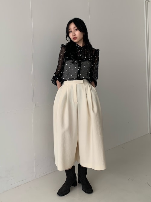 WEB限定』フラワー刺繍フリルネックブラウス（シャツ/ブラウス