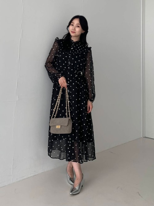 WEB限定』フラワー刺繍フリルネックワンピース（ワンピース
