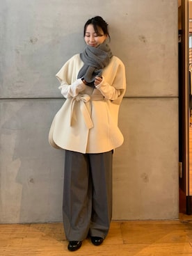 「アイテム（ポンチョ）」を使った、美波さん（レディース・158cm）の秋コーディネート