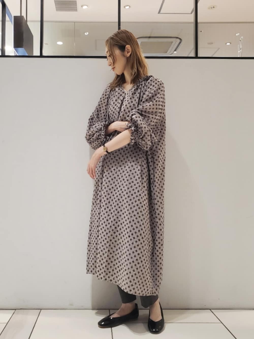 「刺繍、刺繍ワンピース、ワンピース、ワンピーススタイル、ワンピースコーデ、ワントーンコーデ、秋トレンド2021、秋のコーデ、秋コーデ、きれいめカジュアル、相互フォロー、大人カジュアル、ピュアルセシン、pualcecin、pual ce cin」｜「PUAL CE CINの綿帽子刺繍ワンピース（ワンピース、ブラウン系）」を使った、nagashimaさん（レディース・160cm）の秋コーディネートの1枚目の写真