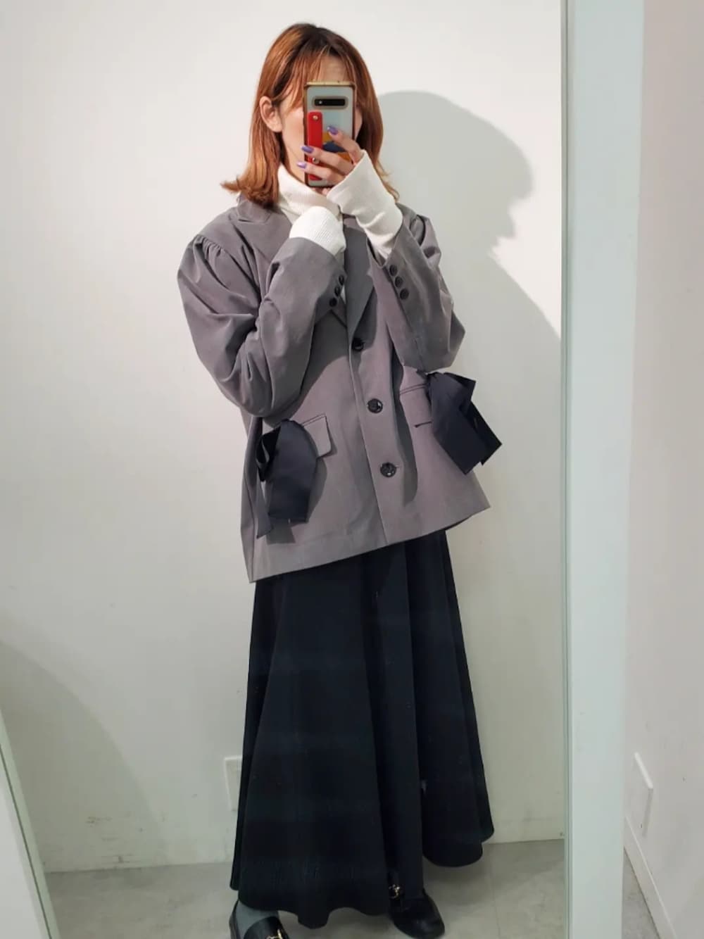 「タートルネック、大人かわいい、大人可愛い、ジャケットコーデ、ハイネック、モノトーンコーデ、アウターコーデ、春コーデ、ナイスクラップ、nice claup、one after another NICE CLAUP」｜「one after another NICE CLAUPの【リボンコレクション】リボンジャケット　2023SS（テーラードジャケット、グレー系）」を使った、nagashimaさん（レディース・160cm）の冬コーディネートの1枚目の写真
