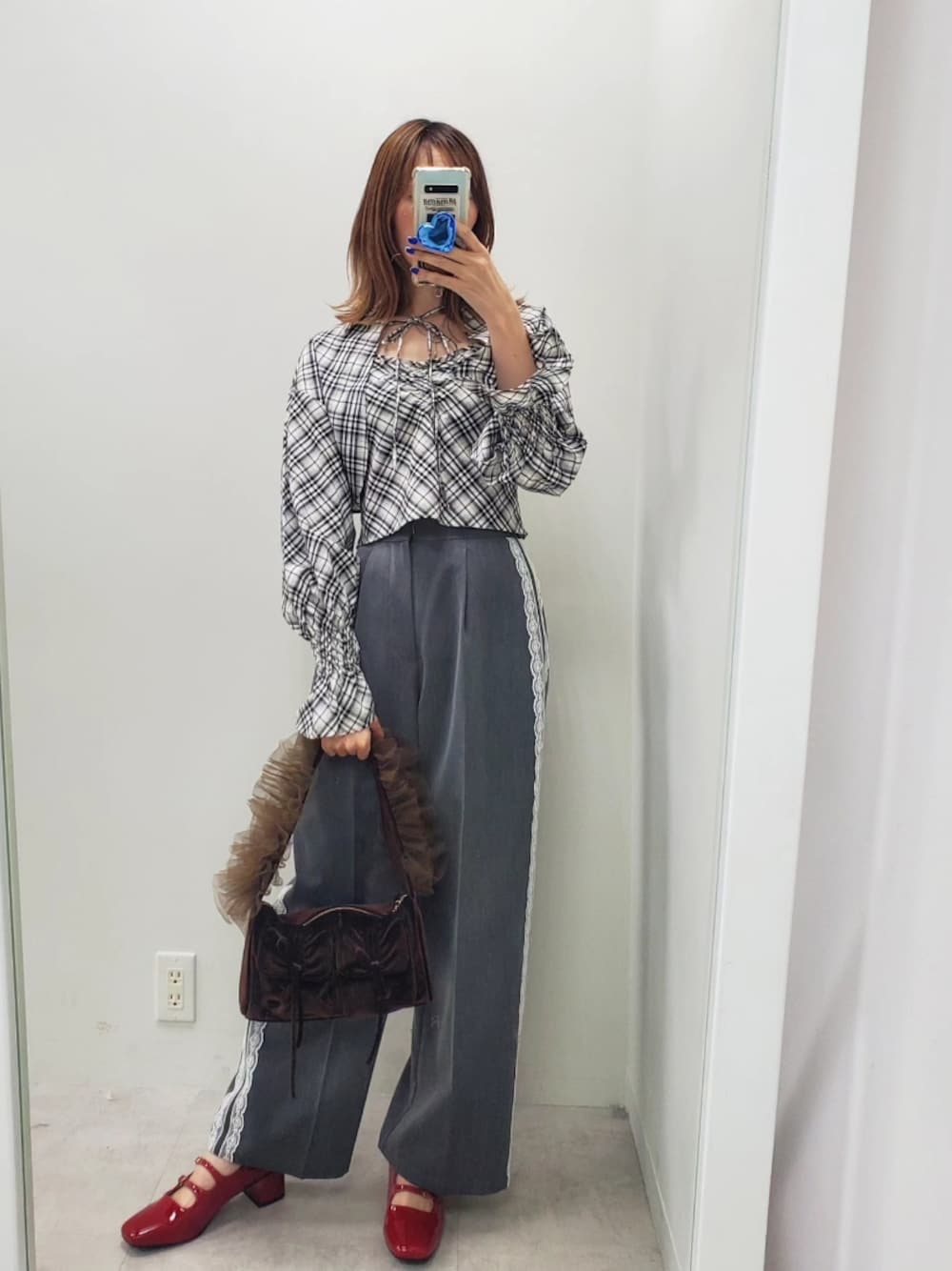 「お出かけコーデ、秋服準備はじめました、デートコーデ、休日スタイル、チェック、アンサンブル、スラックス、ナイスクラップ、nice claup、one after another NICE CLAUP」｜「one after another NICE CLAUPの【2点セット】ショートボレロシャツ+キャミセット（アンサンブル、ホワイト系）」を使った、nagashimaさん（レディース・160cm）の夏コーディネートの1枚目の写真