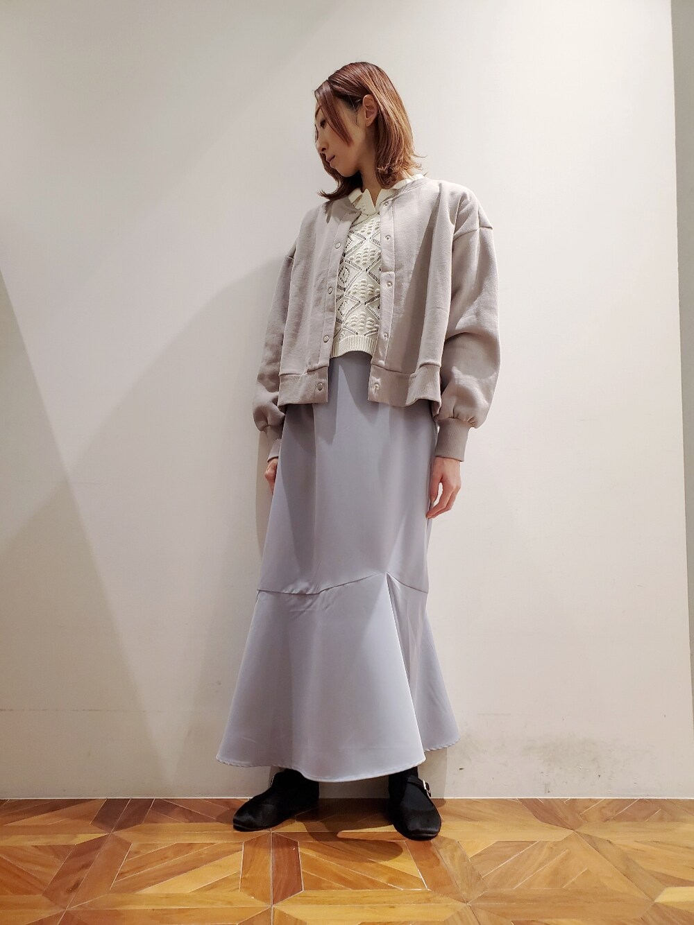 「春コーデ、春アウター、ブルゾン、裏起毛、透かし編みニット、ニットコーデ、アウターコーデ、マーメイドスカート、マーメイド、マーメイドライン、休日スタイル、相互フォロー、ピュアルセシン、pualcecin、pual ce cin」｜「PUAL CE CINの透かし編みポロ襟ベスト（ニット/セーター、ホワイト系）」を使った、nagashimaさん（レディース・160cm）の春コーディネートの1枚目の写真