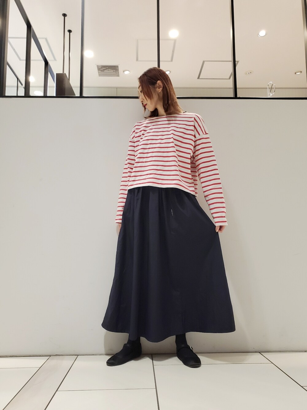 「春マリン、春コーデ、ボーダー、ボーダートップス、赤ボーダー、マリンスタイル、マリンコーデ、ショート丈トップス、ロングスカート、GERRY、カジュアルコーデ、相互フォロー、ピュアルセシン、pualcecin、pual ce cin」｜「PUAL CE CINの【WEB限定】ボーダー2WAYショートロングスリーブ（Tシャツ/カットソー、レッド系）」を使った、nagashimaさん（レディース・160cm）の春コーディネートの1枚目の写真