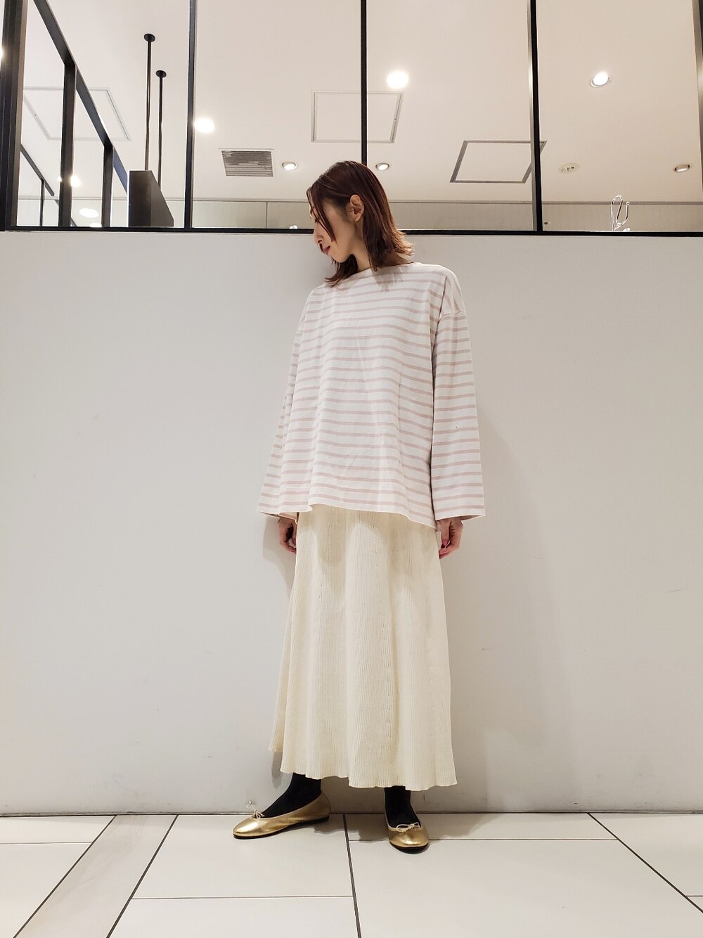 「ボーダー、ボーダートップス、パステルカラー、カラフルボーダー、ピンクボーダー、パステルコーデ、ニットスカート、リブスカート、大人カジュアル、休日スタイル、春コーデ、相互フォロー、ピュアルセシン、pualcecin、pual ce cin」｜「PUAL CE CINのボーダーBIGロングスリーブ（Tシャツ/カットソー、ピンク系）」を使った、nagashimaさん（レディース・160cm）の冬コーディネートの1枚目の写真
