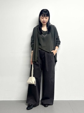「アイテム（チノパンツ、グレー系）」を使った、LINさん（レディース・164cm）の夏コーディネート