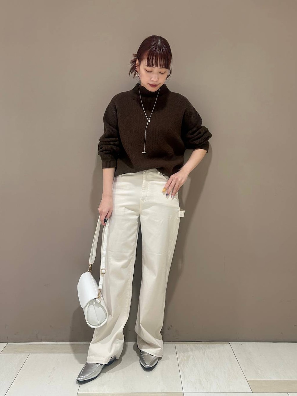 「カジュアル、ナチュラル、ベーシック/シンプル、骨格ナチュラル、体型カバー、BARNYARDSTORM、シンプルコーデ、カジュアルコーデ、大人カジュアル、きれいめカジュアル、春コーデ、ニット、ワイドパンツ」｜「MazellのMazell / 2WAYソフトモカローファー（ローファー、シルバー系）」を使った、LINさん（レディース・163cm）の冬コーディネートの1枚目の写真