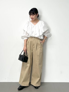 「アイテム（チノパンツ）」を使った、LINさん（レディース・164cm）の夏コーディネート